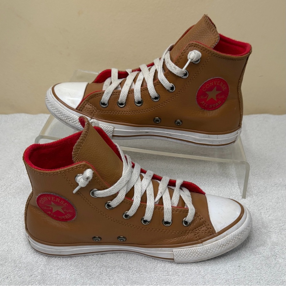 Converse Chuck Taylor All Star Juniors size 2 High Top Sneaker Shoes